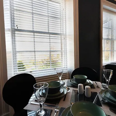Lavish 2Bed Apartment In The Heart Of Birkenhead Exterior foto